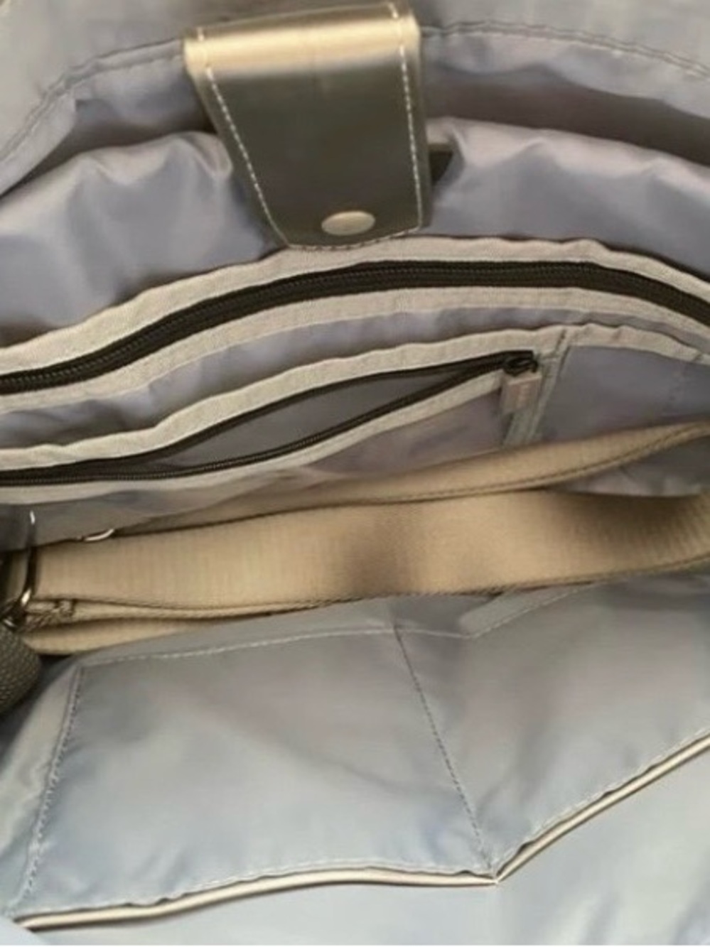 Sleek Gray Women's Crossbody Tote with Front Pockets - Picture 2 of 2